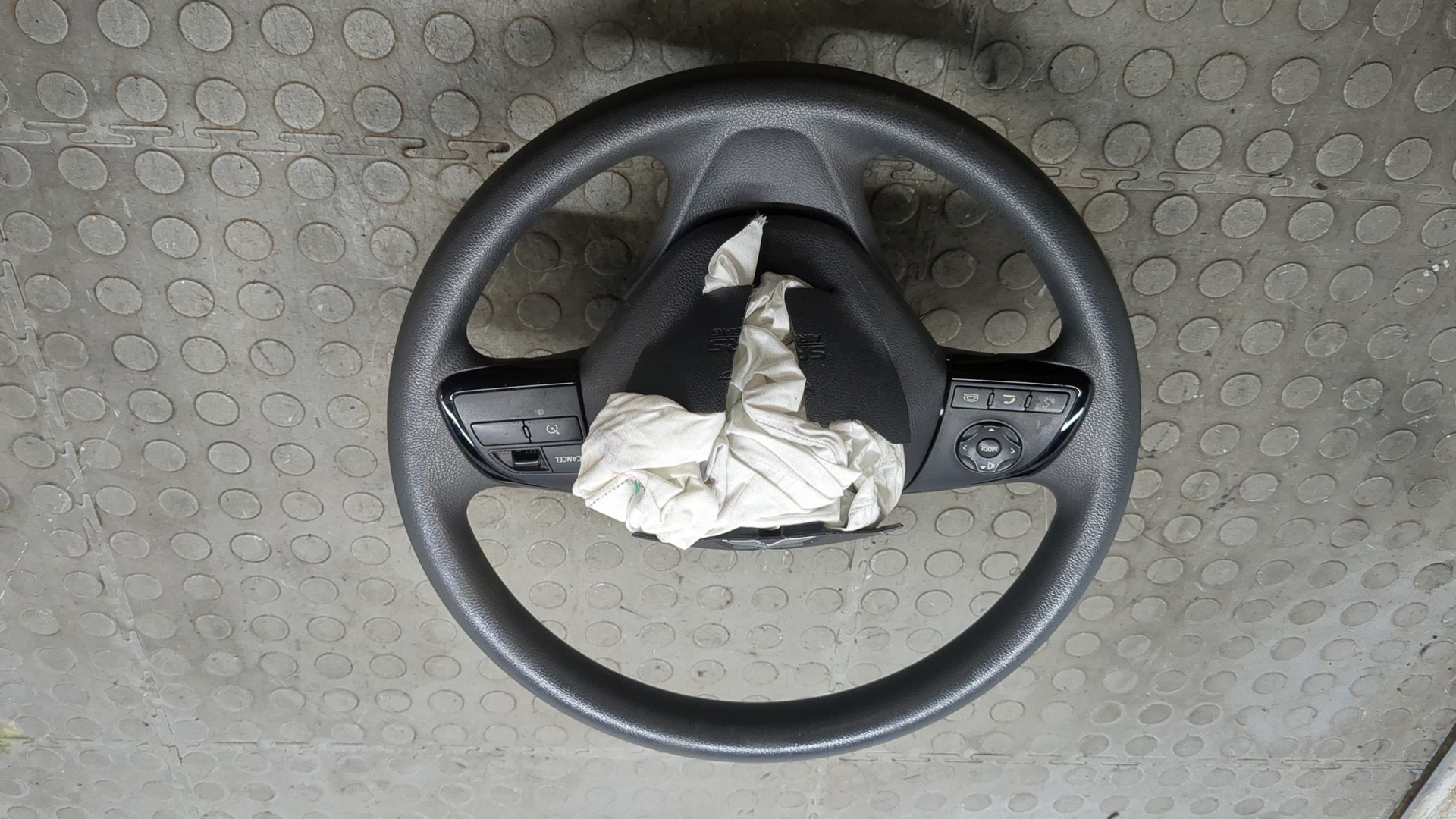 Рулевое колесо (руль)