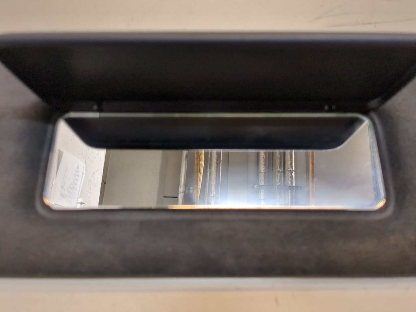 Козырек солнцезащитный