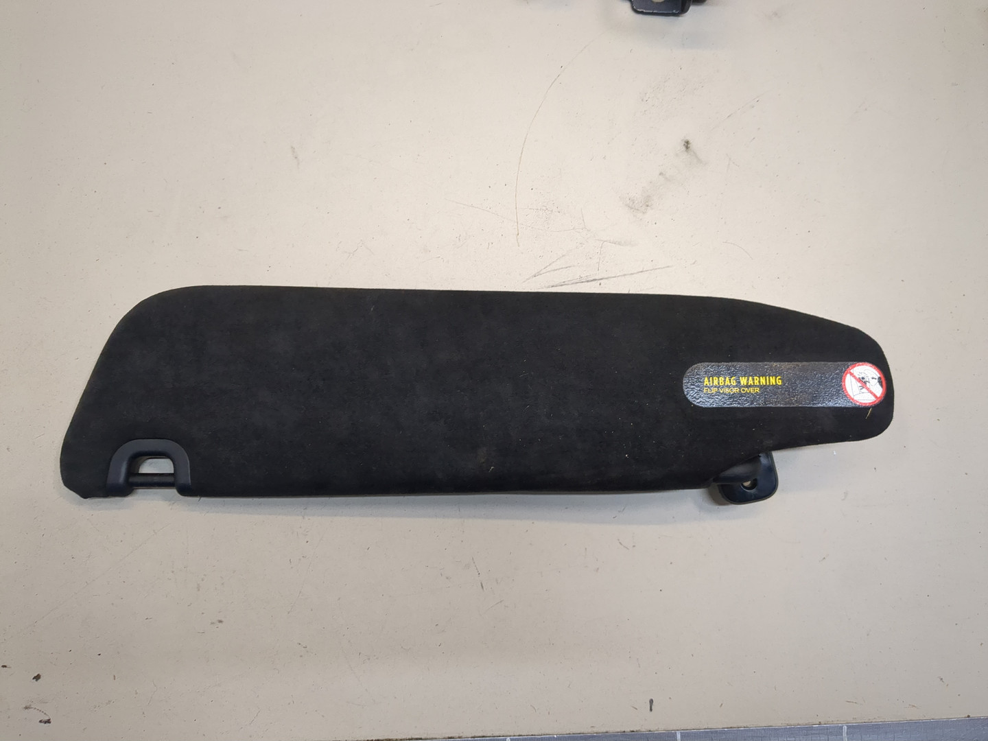 Козырек солнцезащитный