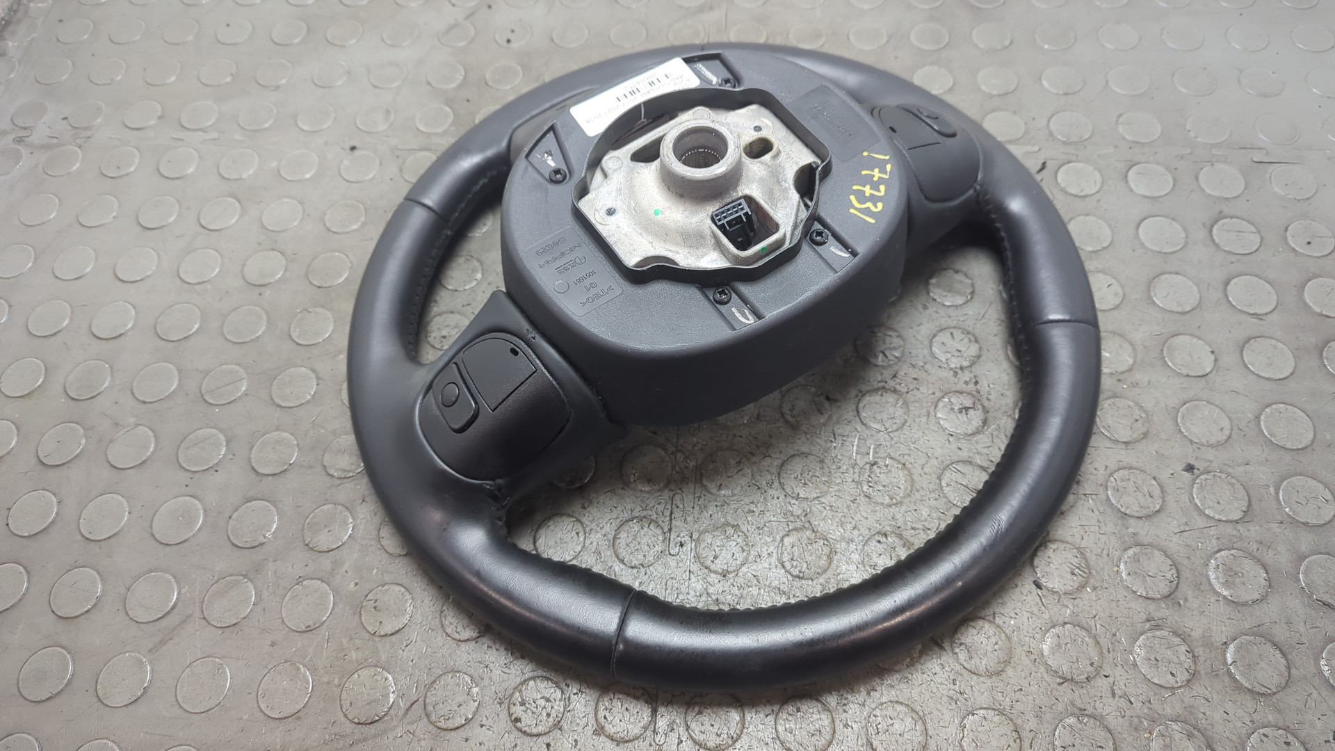 Рулевое колесо (руль)