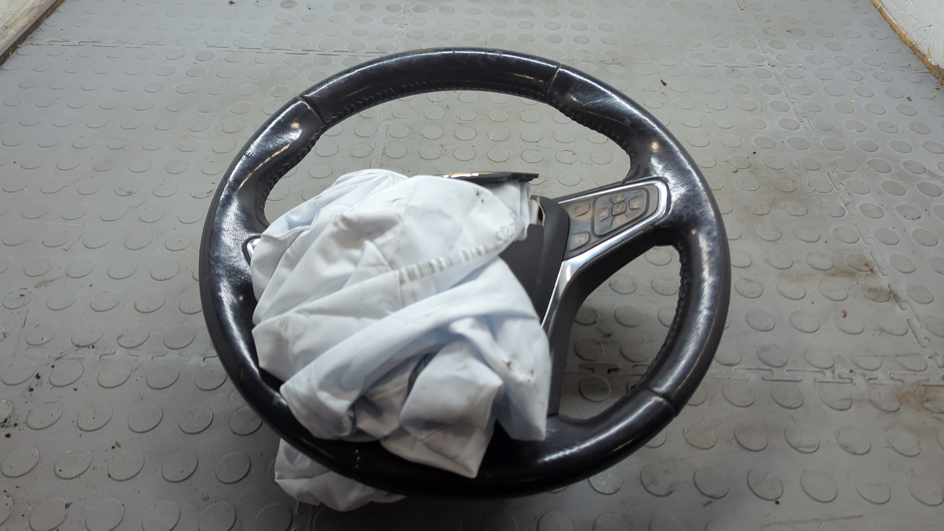 Рулевое колесо (руль)