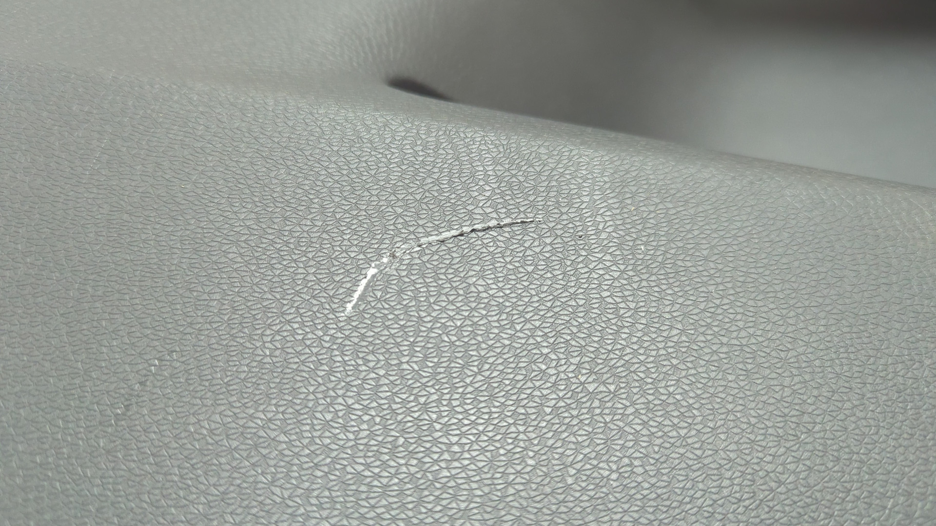 Обшивка двери задней левой