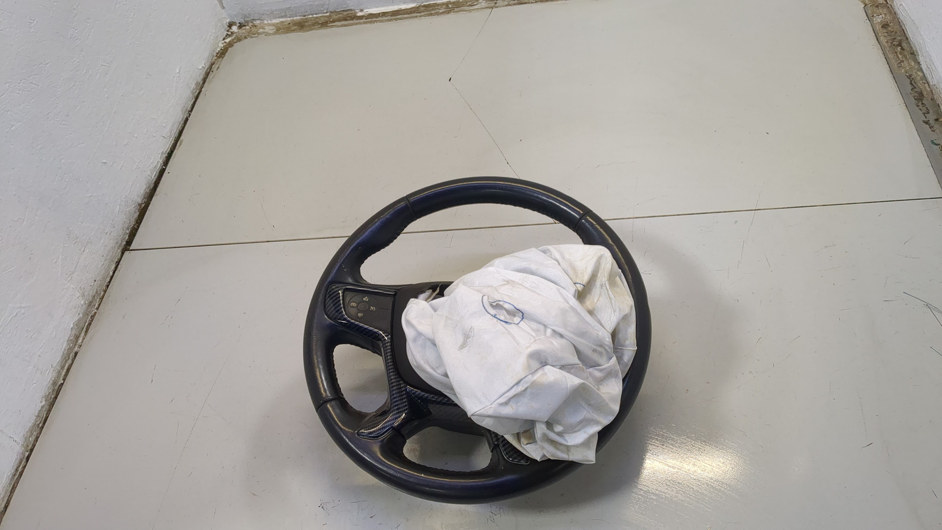 Рулевое колесо (руль)