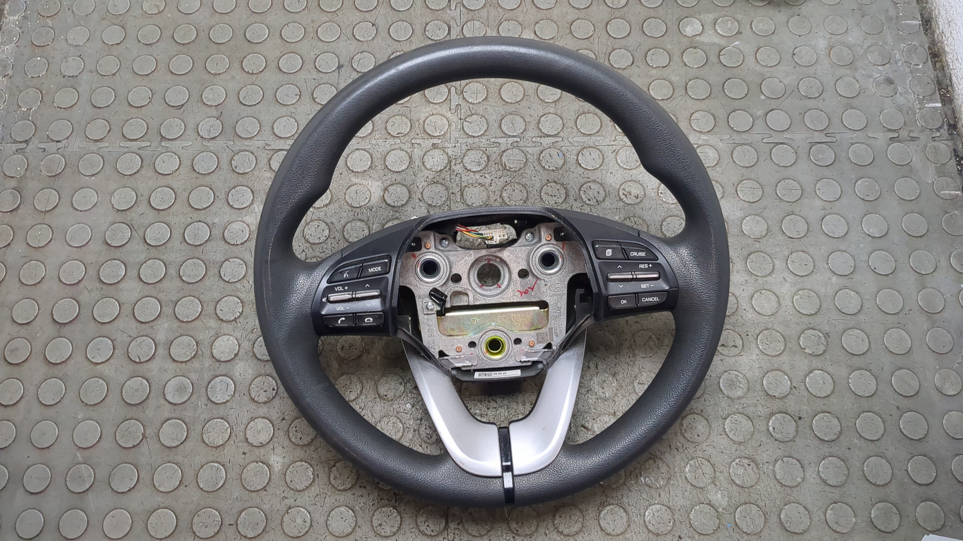 Рулевое колесо (руль)