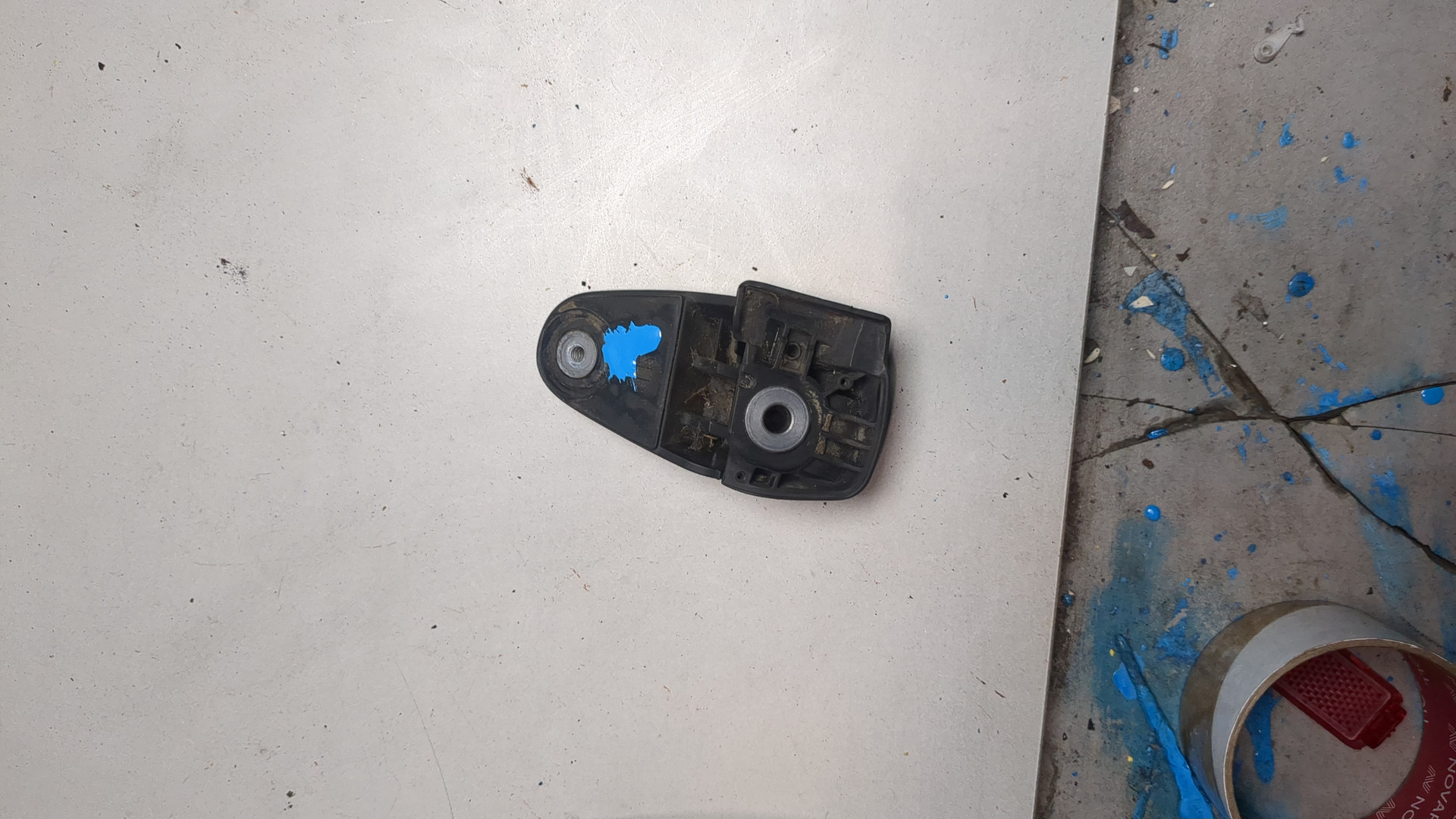 Петля заднего стекла