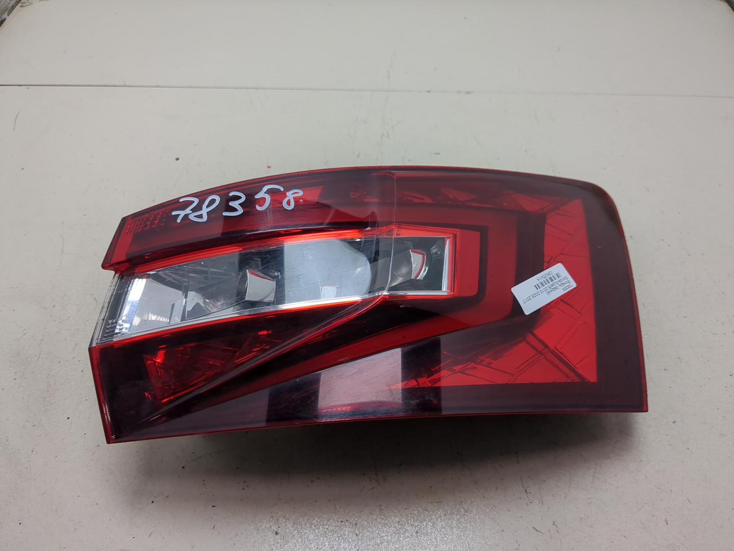 Фонарь задний правый