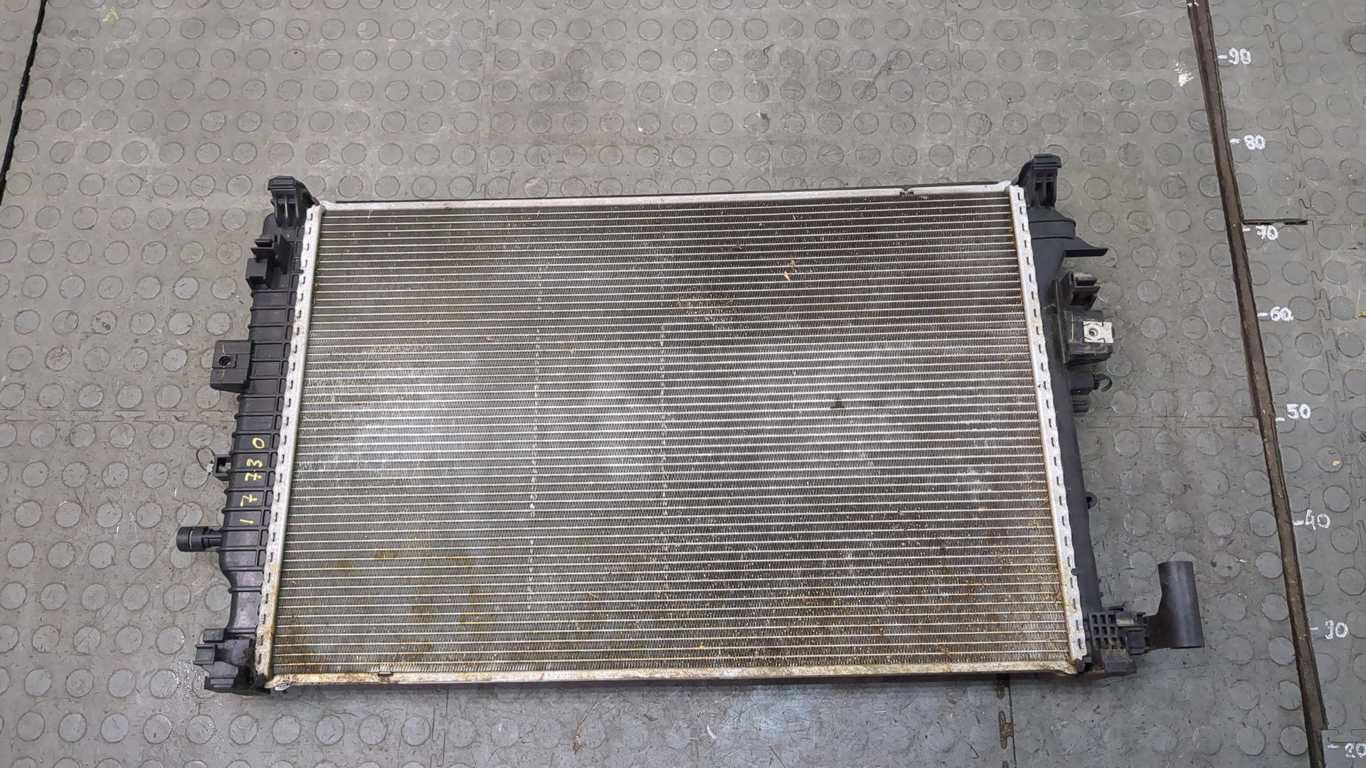 Радиатор охлаждения двигателя основной