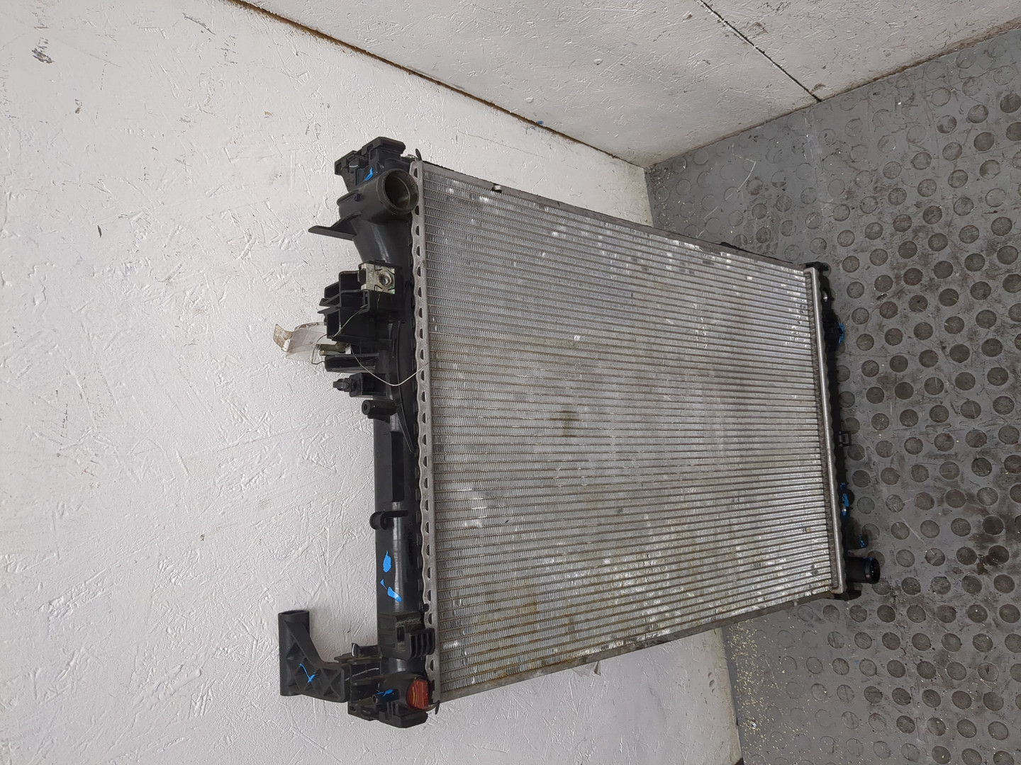 Радиатор охлаждения двигателя основной