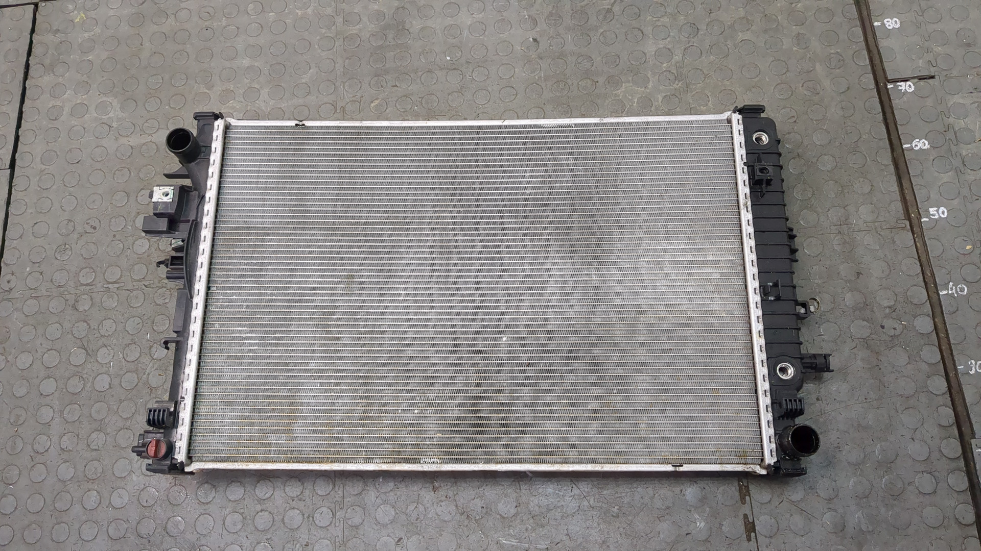 Радиатор охлаждения двигателя основной