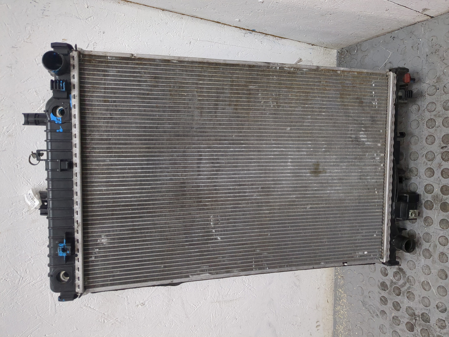 Радиатор охлаждения двигателя основной