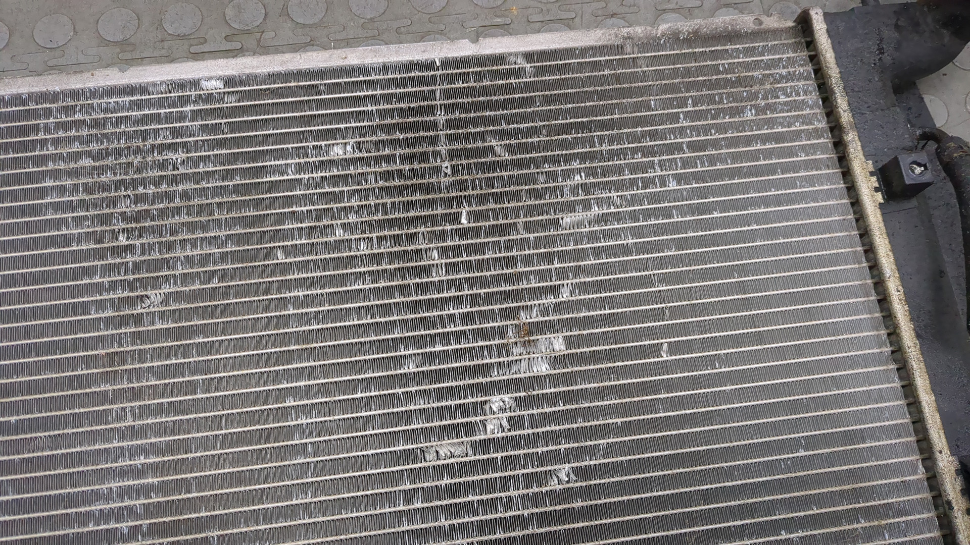 Радиатор охлаждения двигателя основной