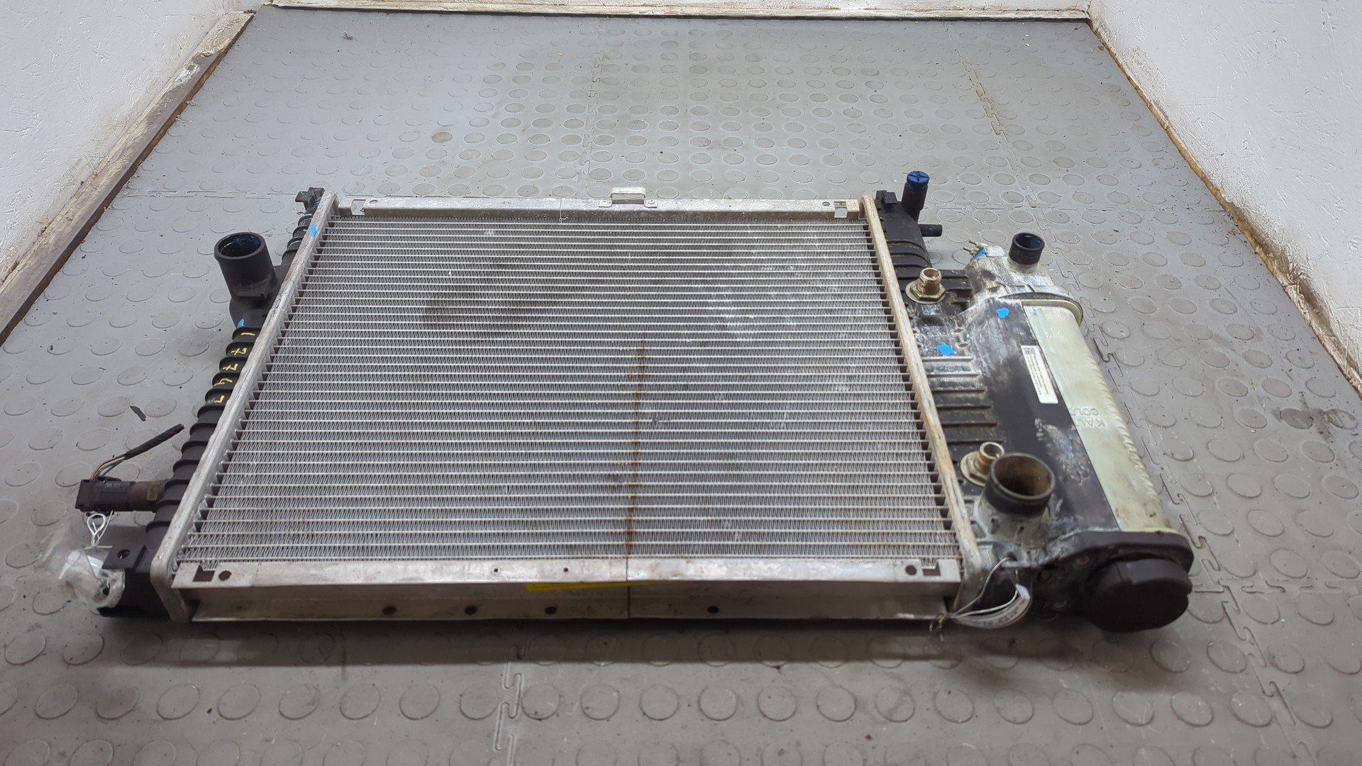 Радиатор охлаждения двигателя основной