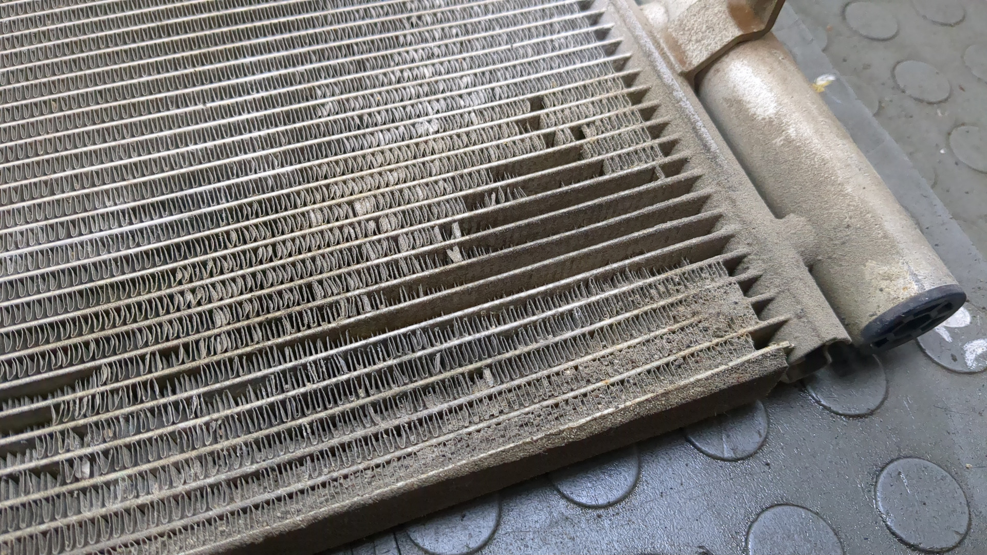 Радиатор кондиционера / конденсер