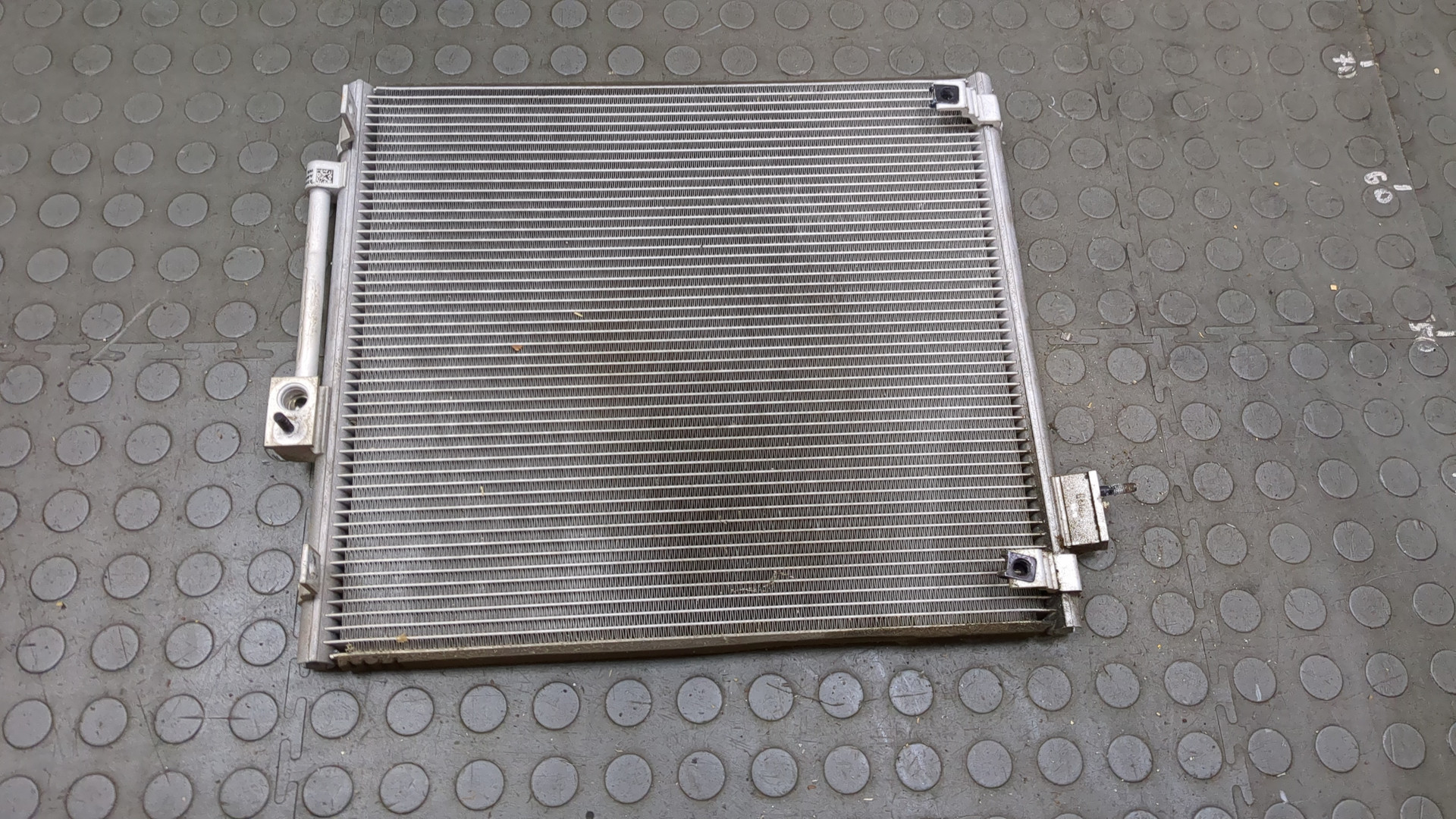 Радиатор кондиционера / конденсер