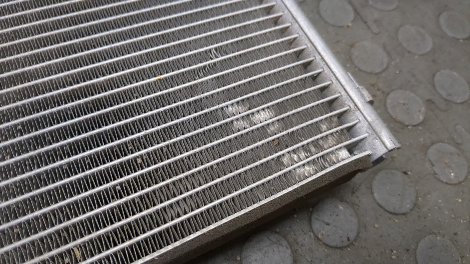 Радиатор кондиционера / конденсер