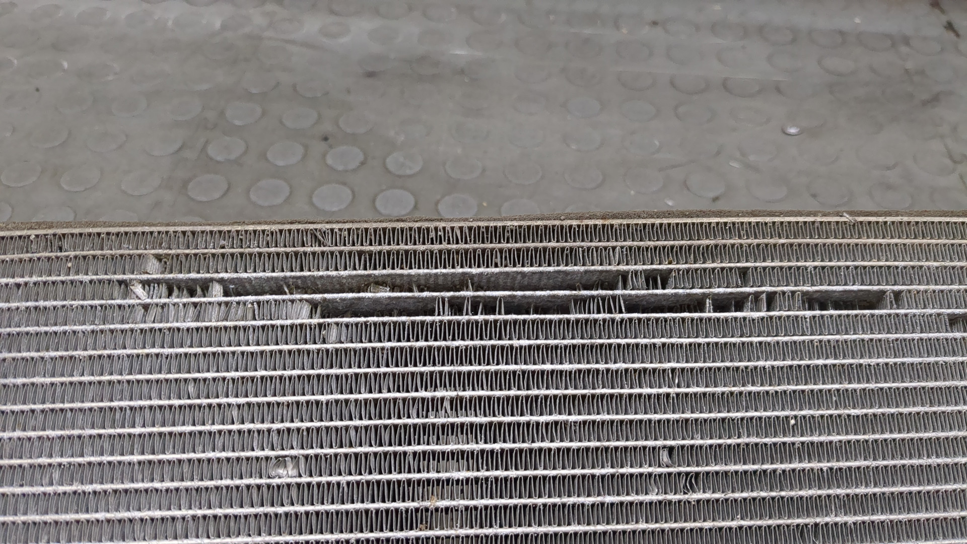 Радиатор кондиционера / конденсер