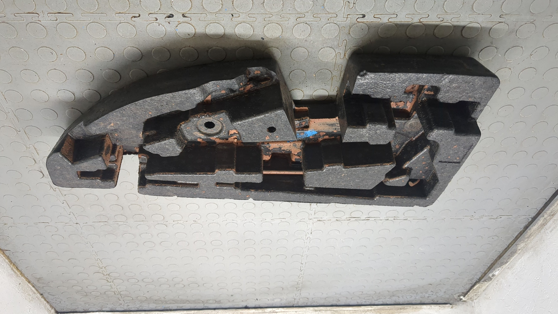 Обшивка багажника