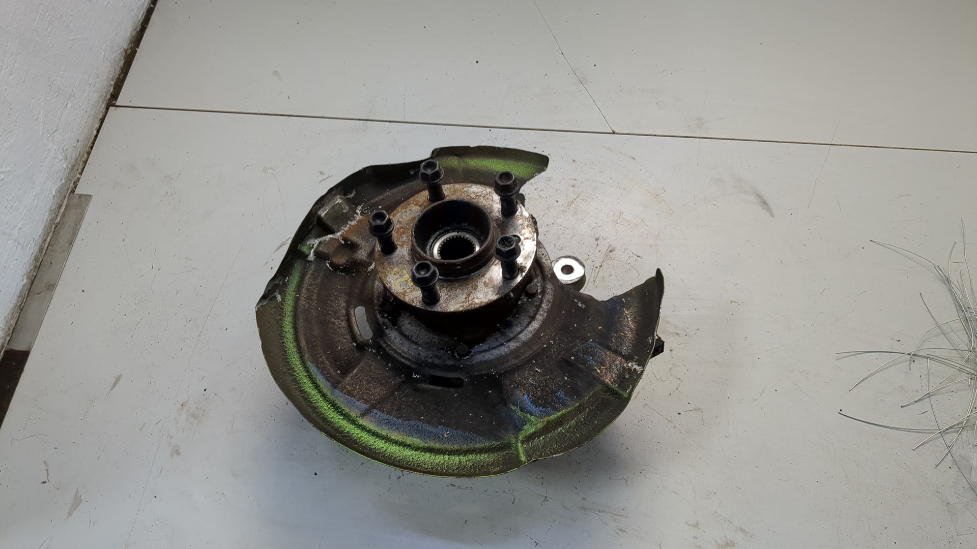 Кулак поворотный задний правый