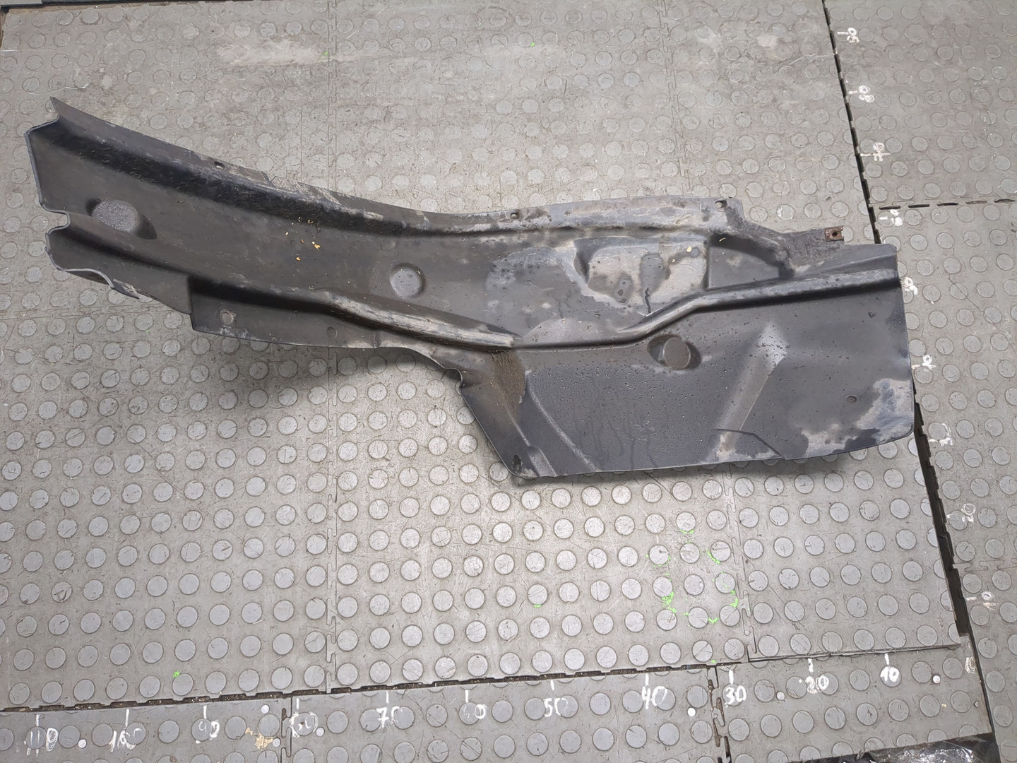 Локер передний левый