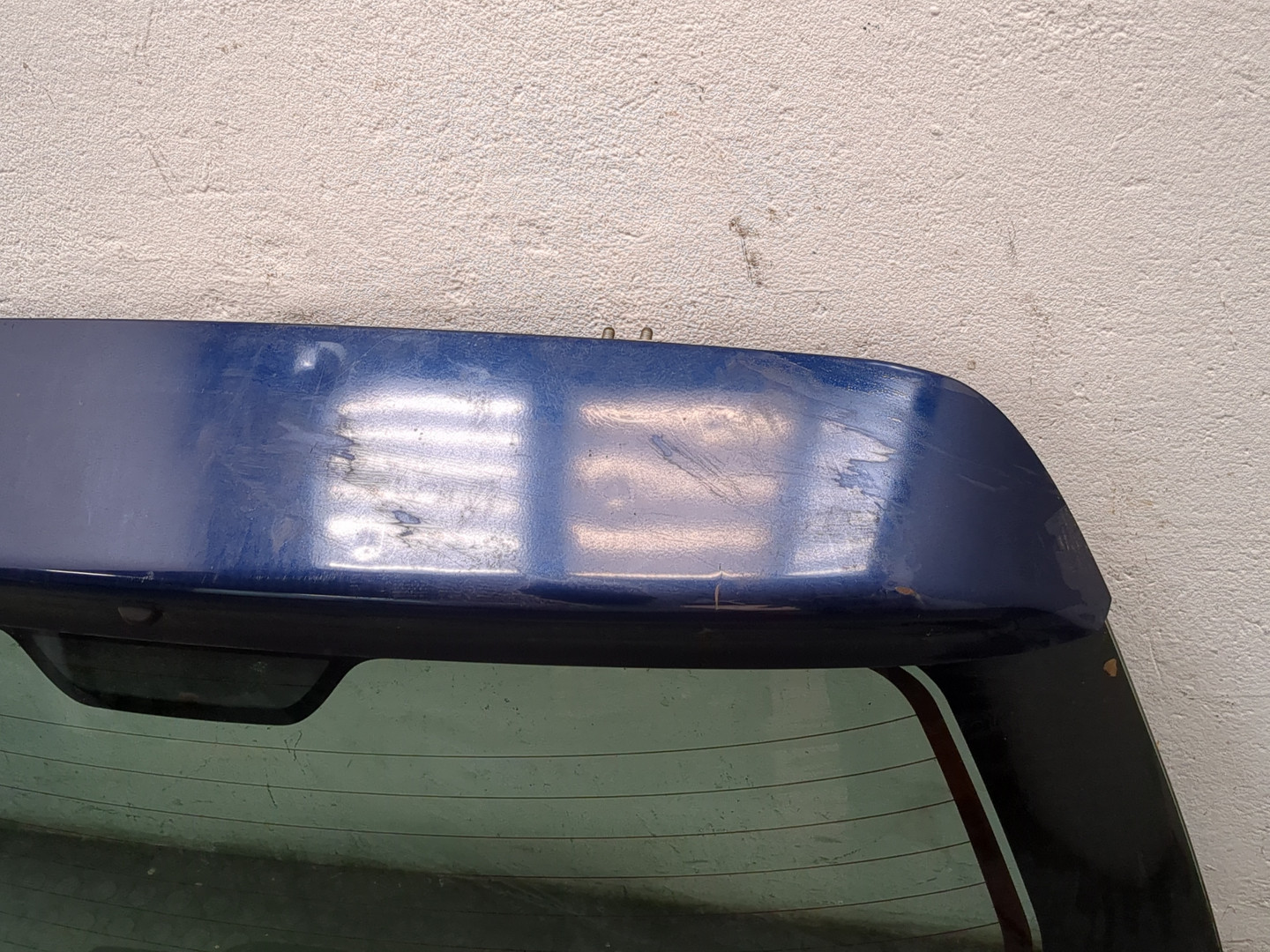 Стекло заднее