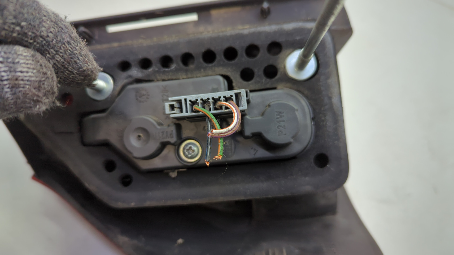 Фонарь задний правый