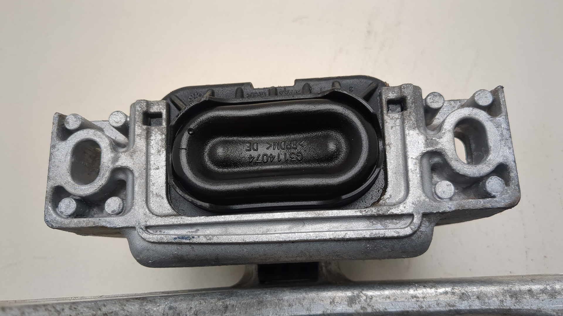 Опора двигателя