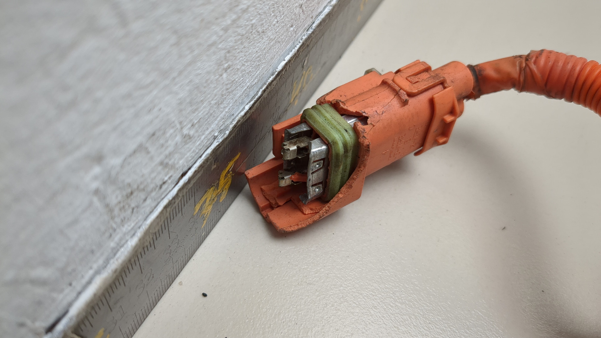 Провод высокого напряжения