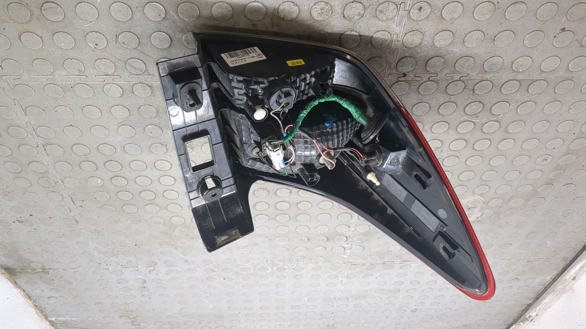 Фонарь задний правый