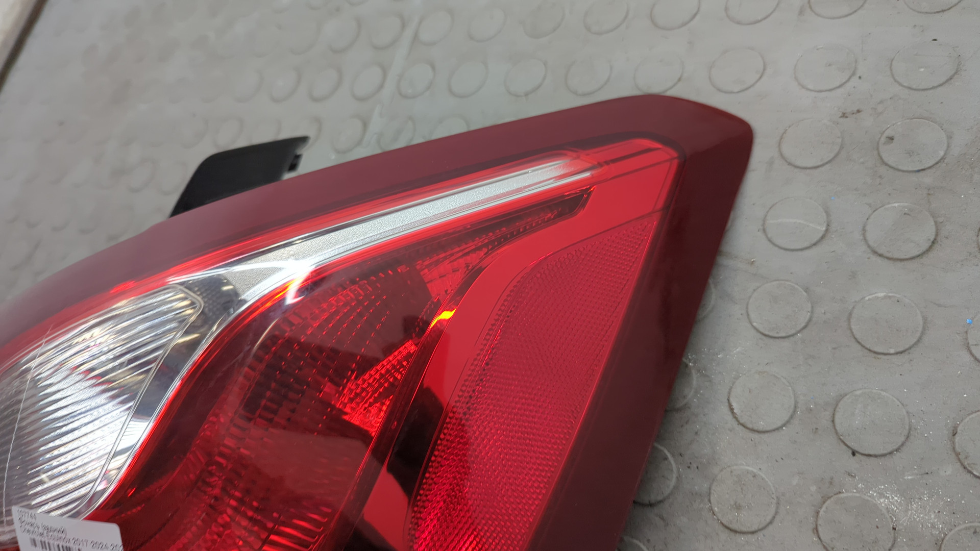 Фонарь задний правый