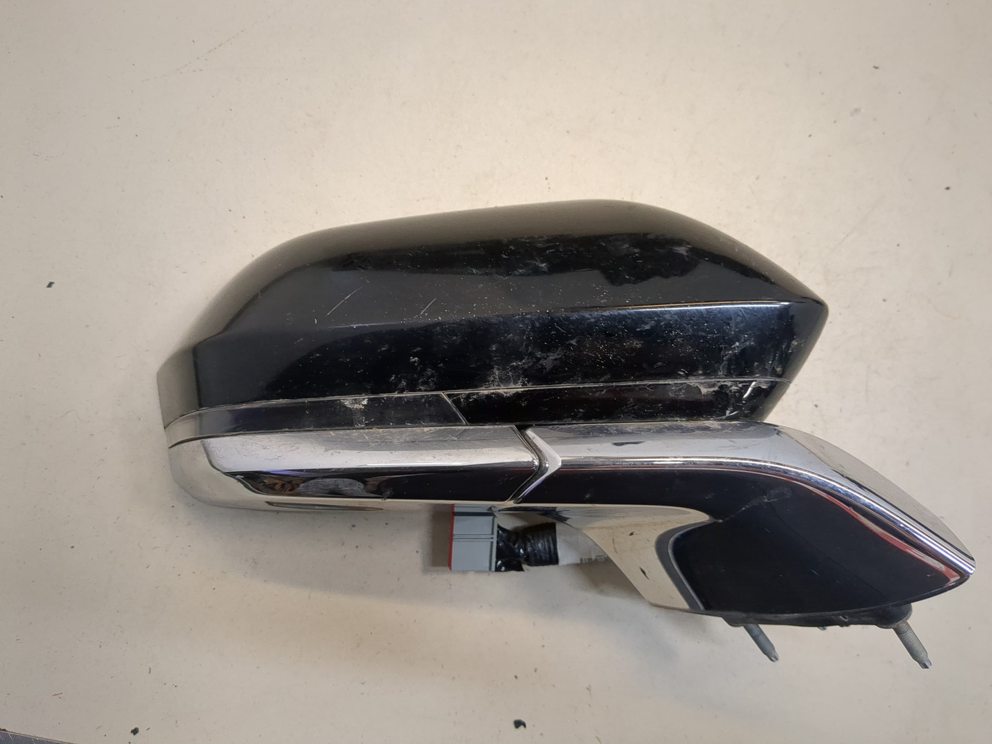 Зеркало правое электрическое