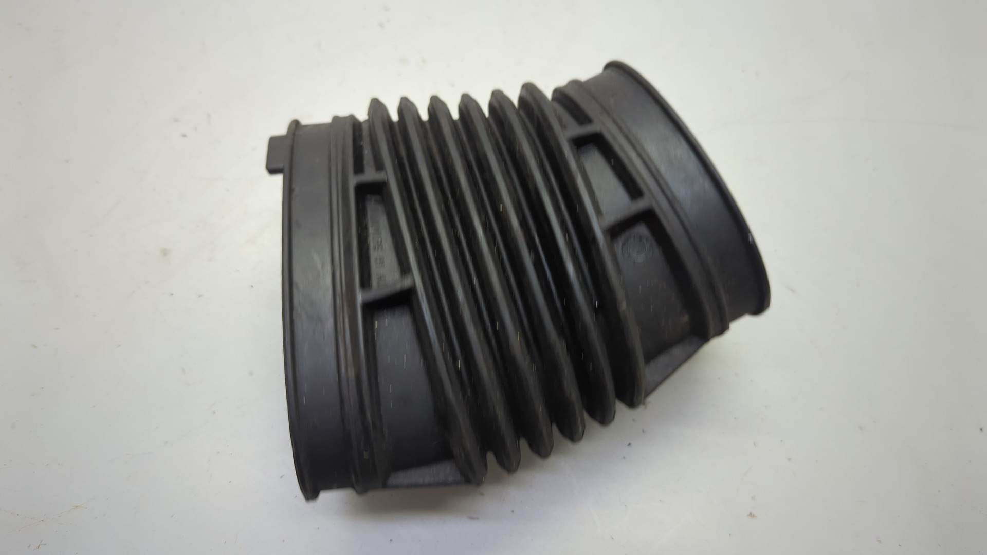 Патрубок воздушного фильтра