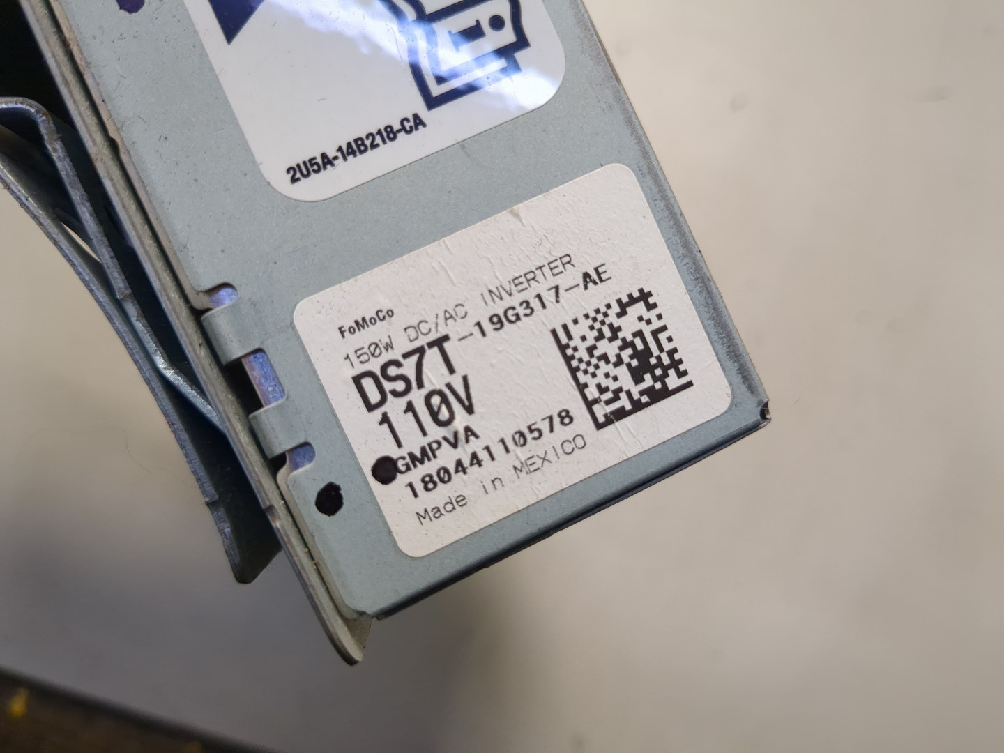 Преобразователь напряжения (адаптер)