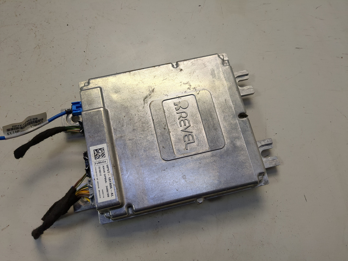 Усилитель акустической системы