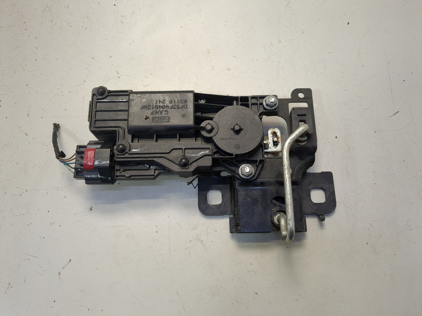 Замок багажника