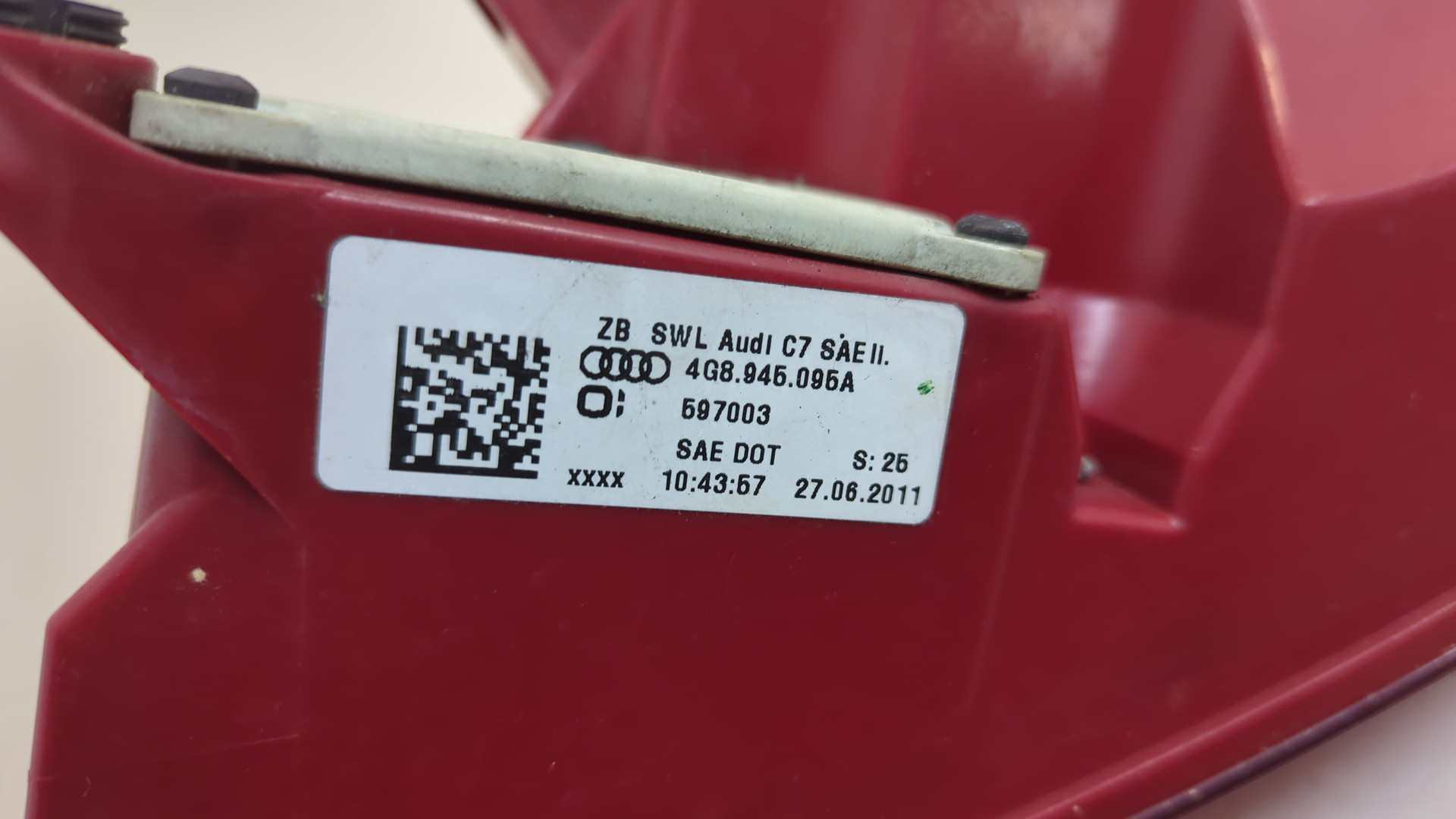 Фонарь задний левый