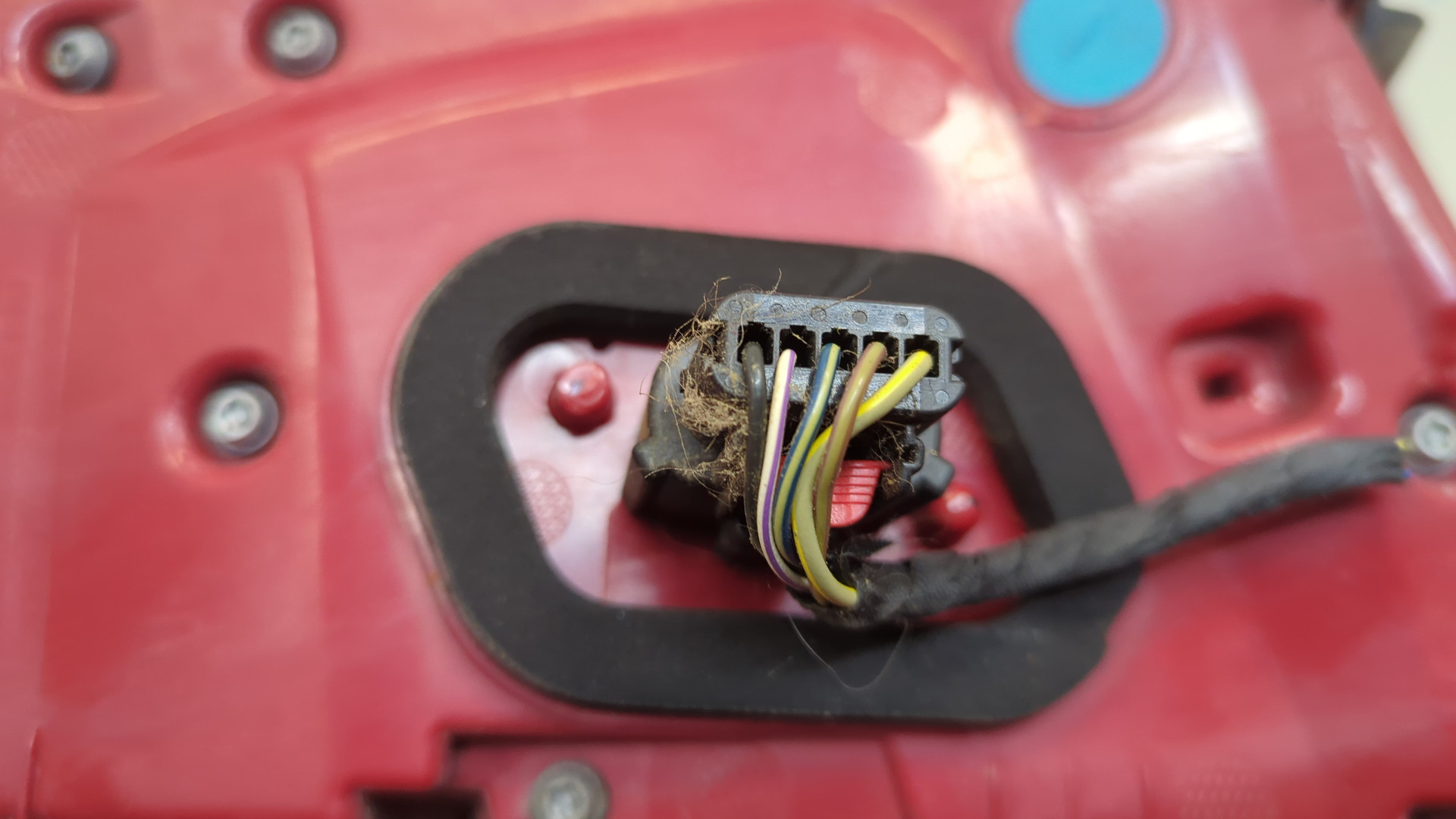 Фонарь задний левый