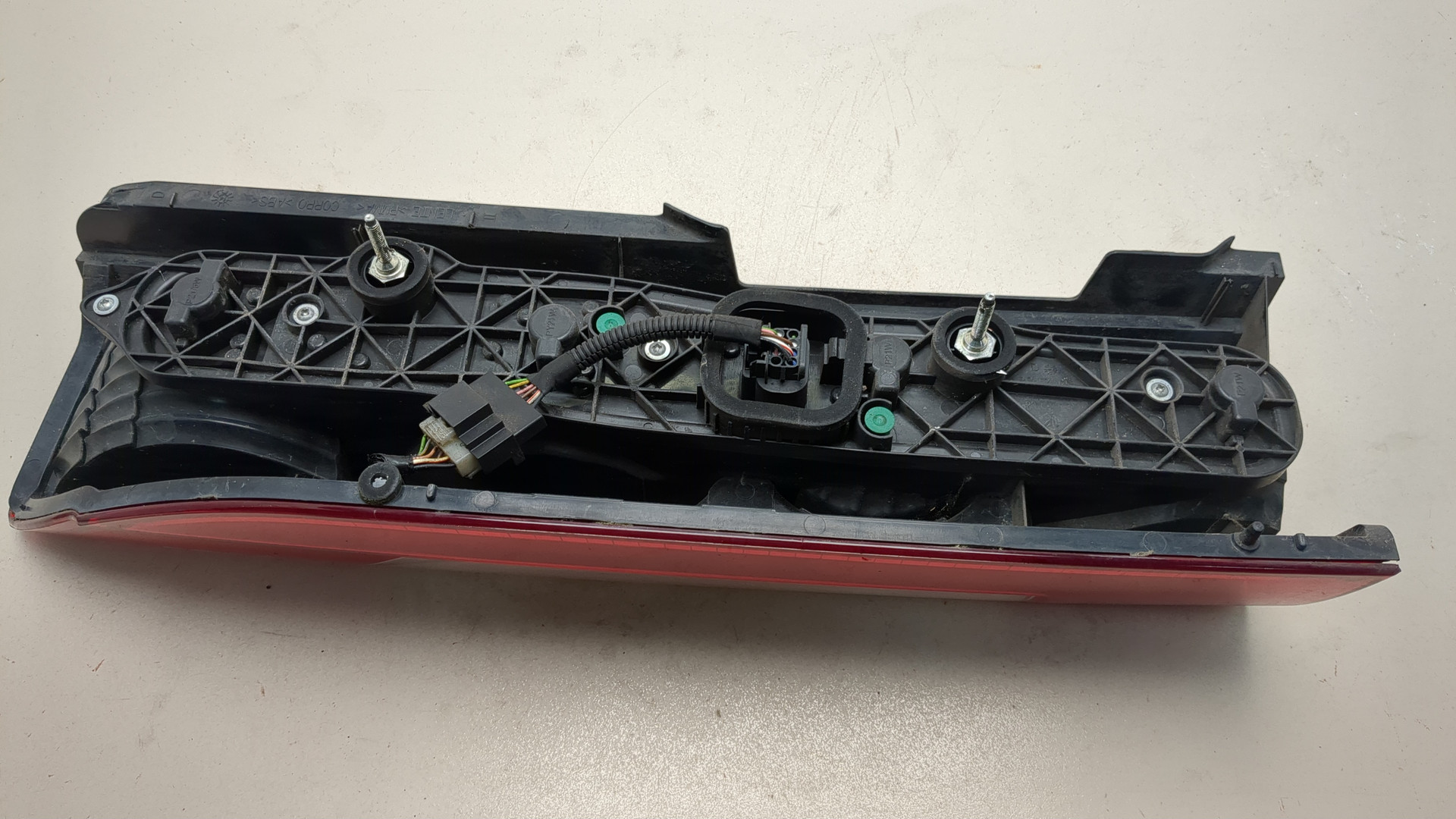 Фонарь задний правый