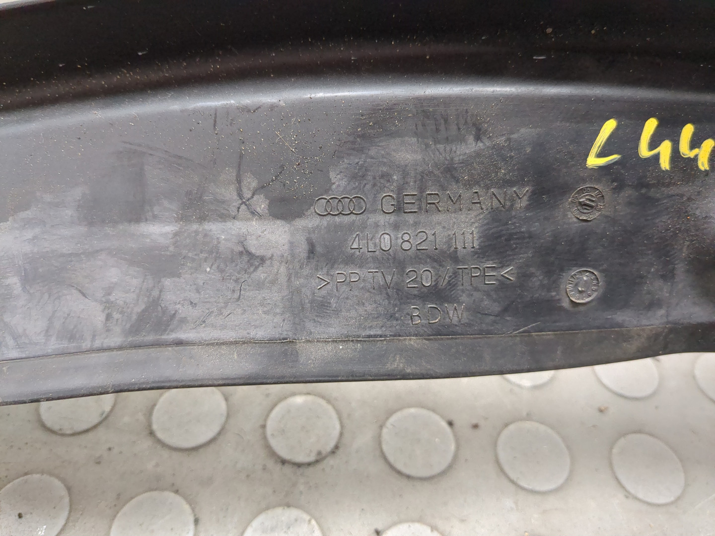 Локер передний левый