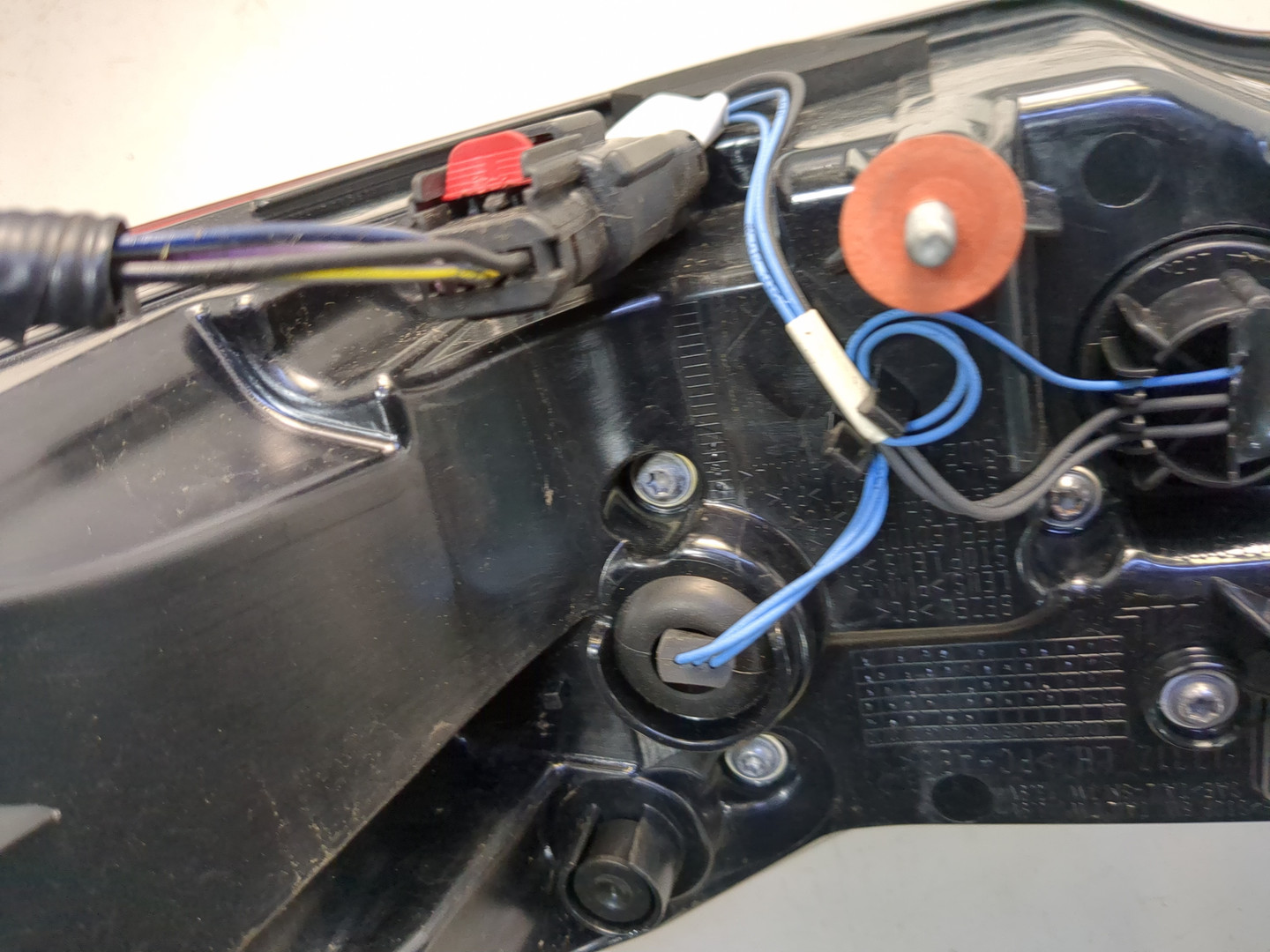 Фонарь задний левый