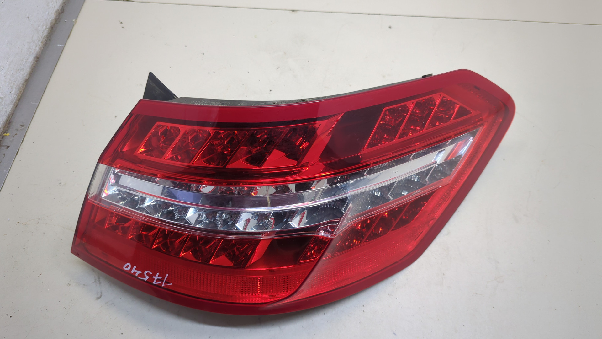 Фонарь задний правый