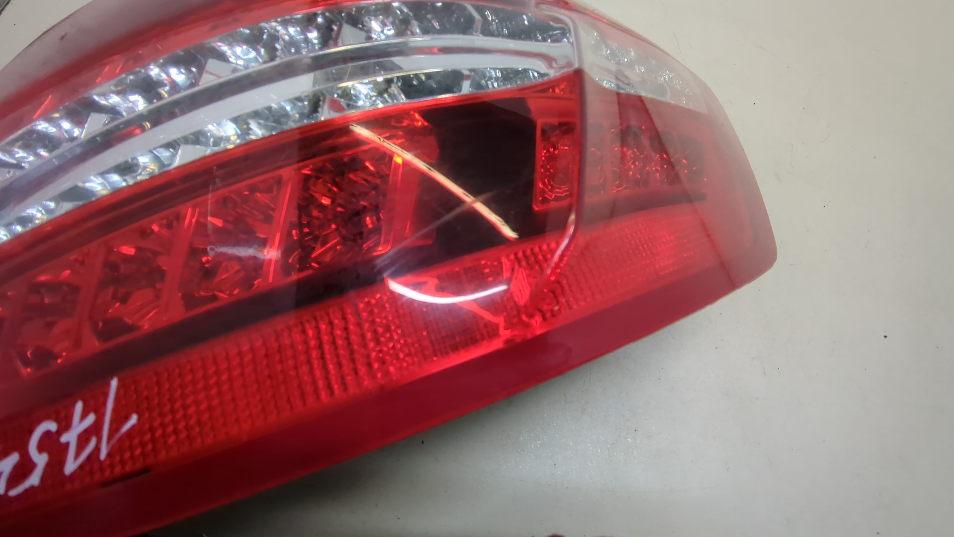 Фонарь задний правый