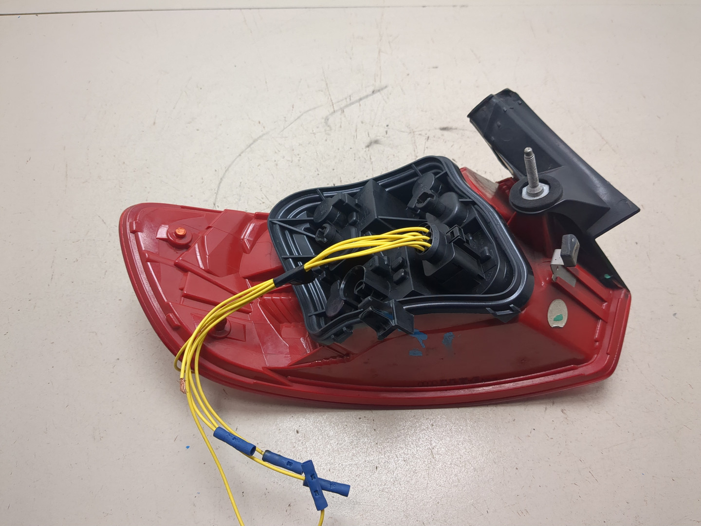 Фонарь задний правый