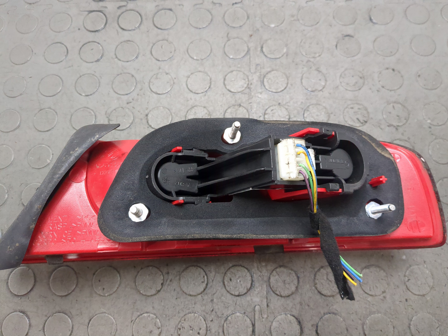 Фонарь задний левый