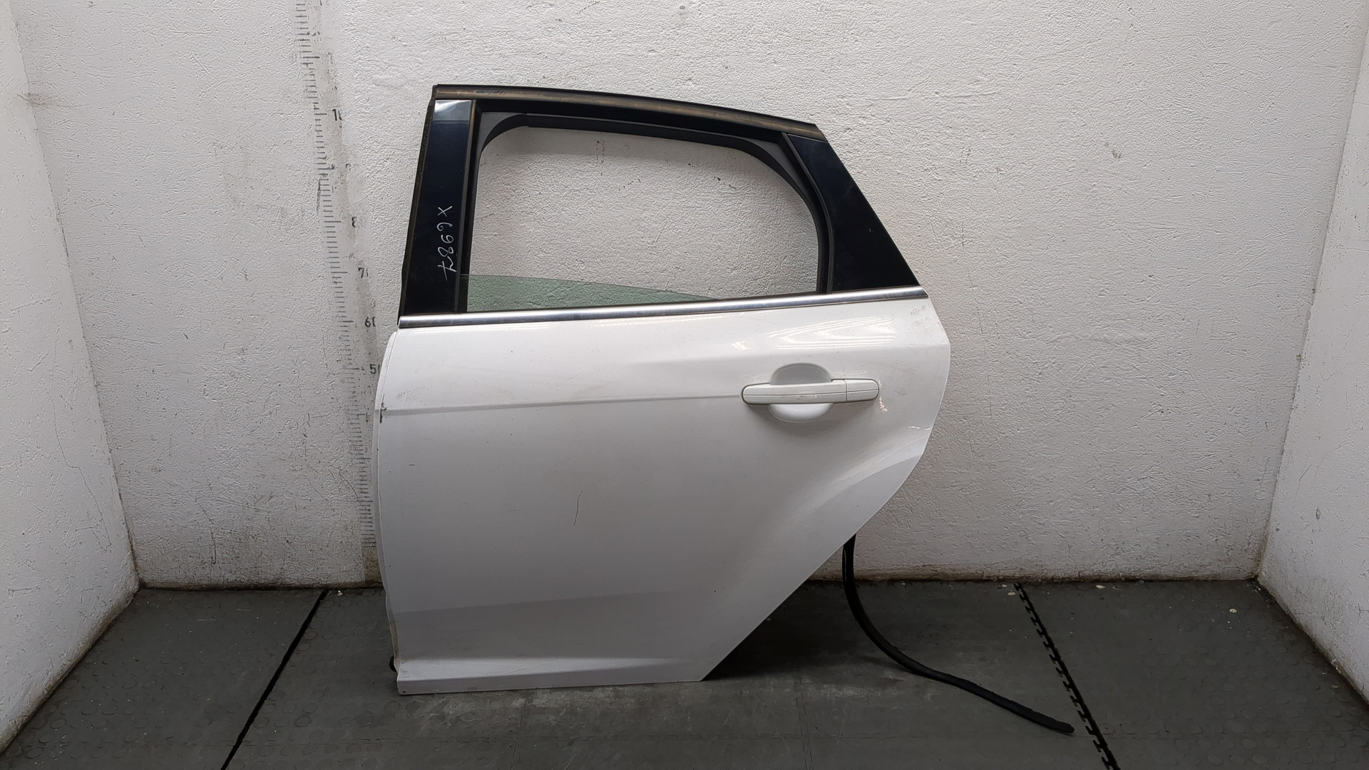 Дверь задняя левая