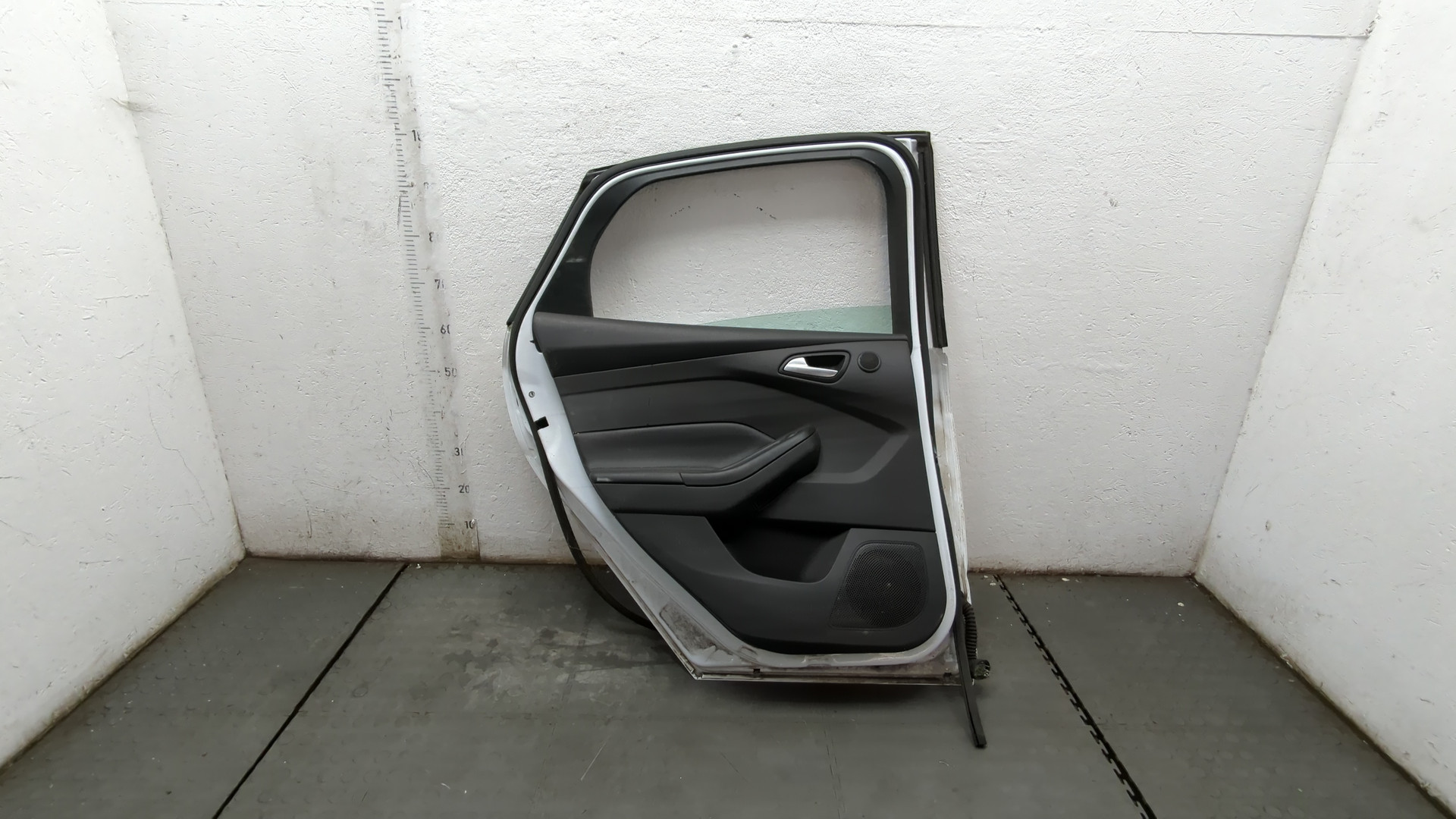 Дверь задняя левая