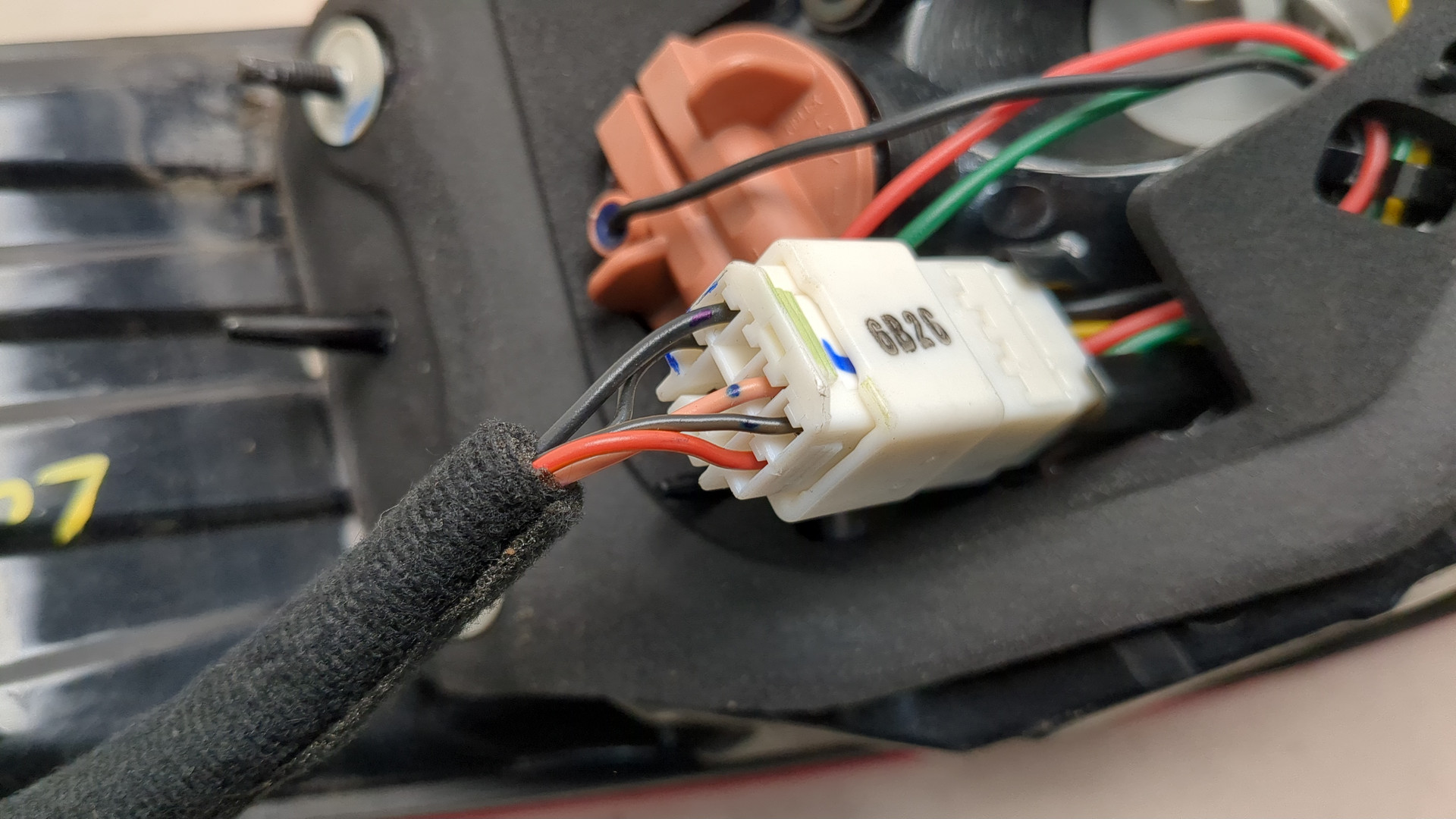 Фонарь задний правый