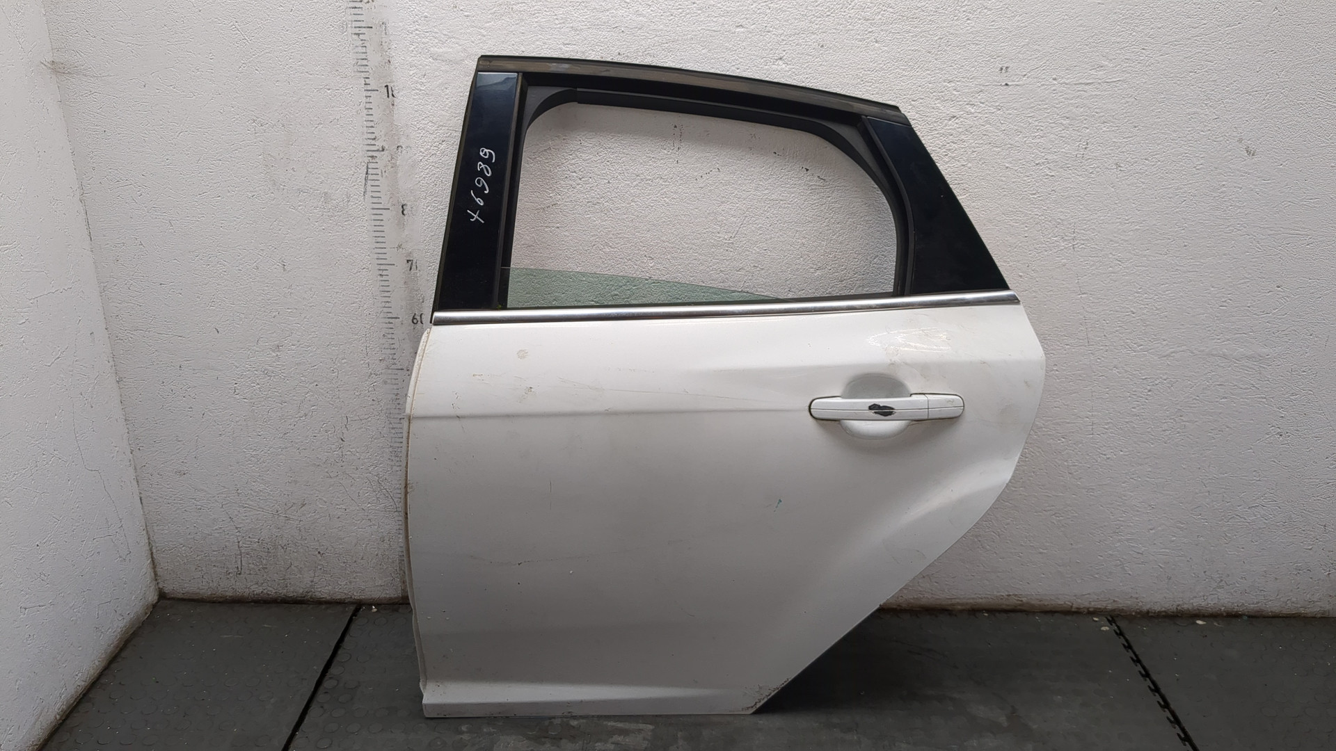 Дверь задняя левая