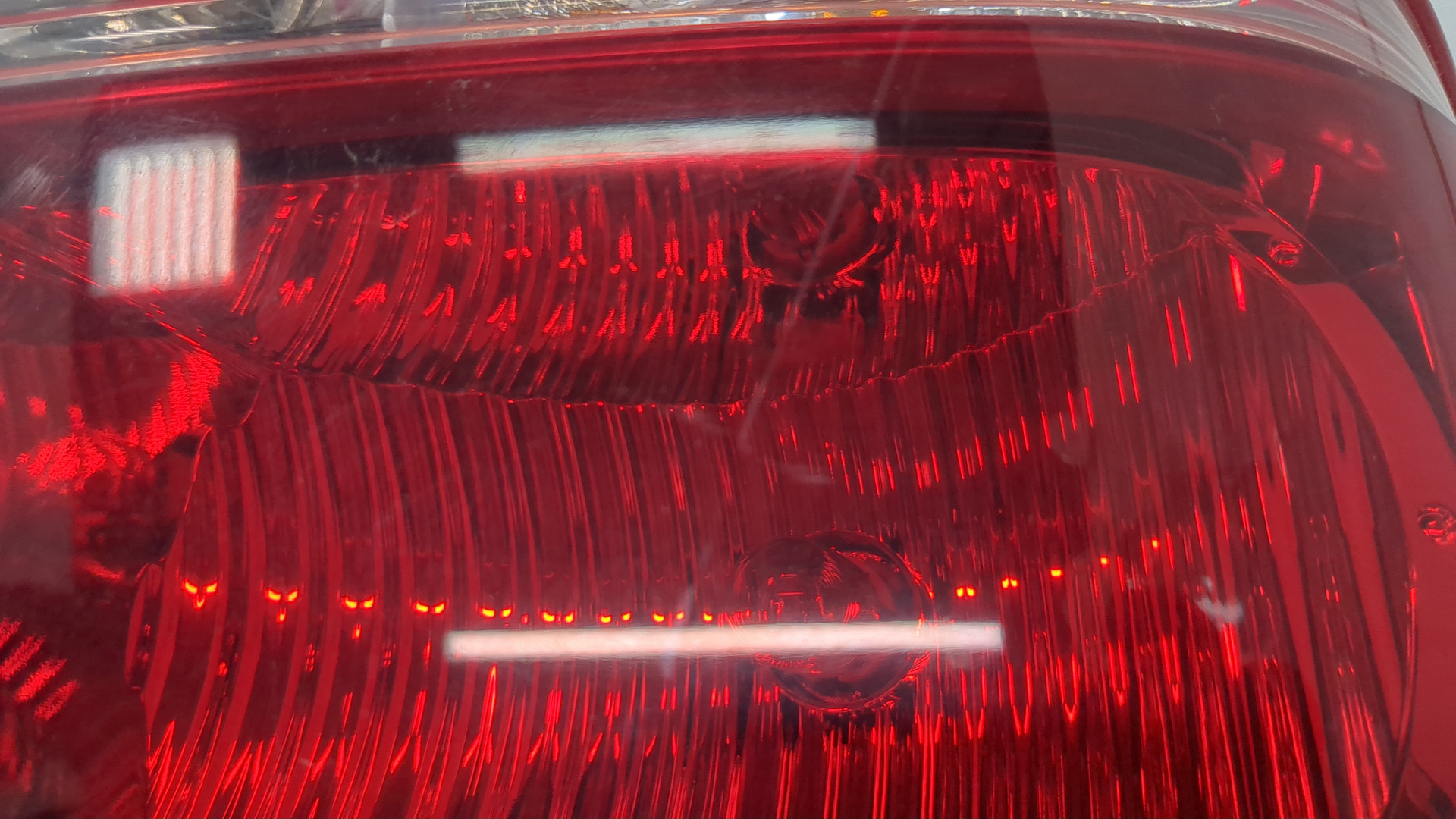 Фонарь задний правый