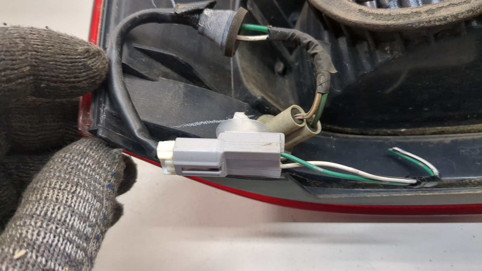 Фонарь задний правый