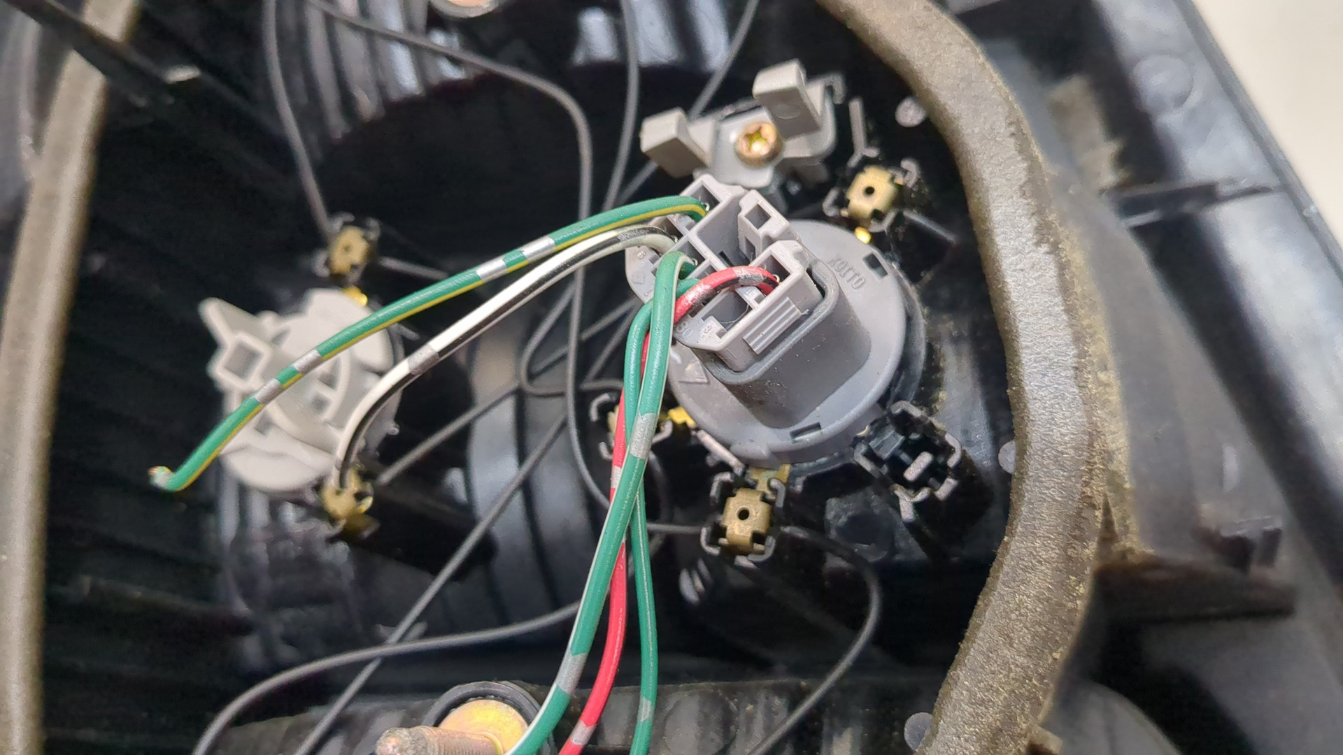 Фонарь задний правый